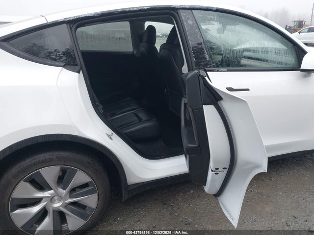 2023 TESLA MODEL Y 7SAYGDEE7PF684988 Photo 7
