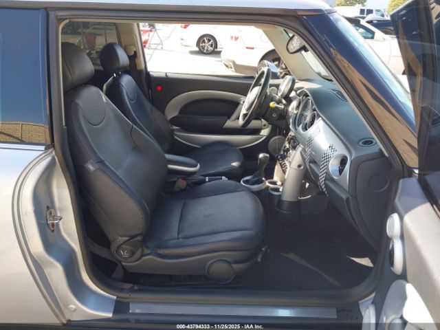 2006 MINI COOPER WMWRC33536TJ79002 Photo 4