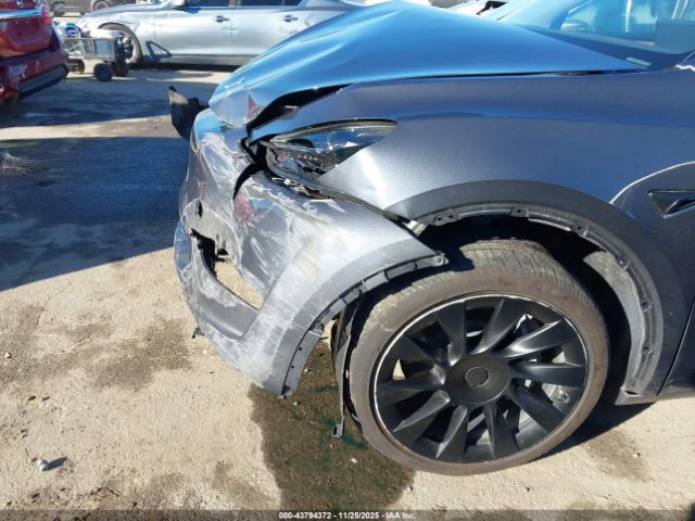 2024 TESLA MODEL Y 7SAYGDEE7RA215514 Photo 5