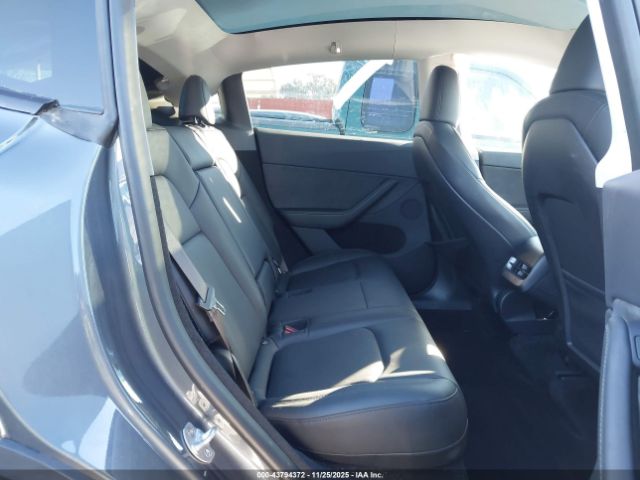 2024 TESLA MODEL Y 7SAYGDEE7RA215514 Photo 7