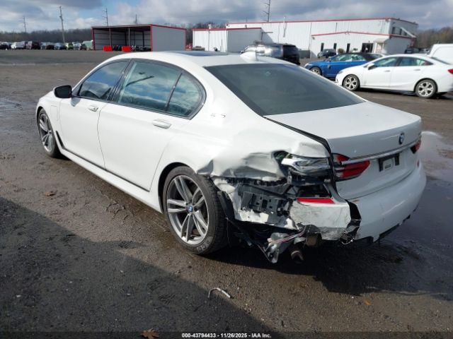 2018 BMW 740E WBA7J2C53JG938174 Photo 2