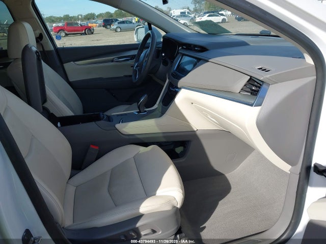 2018 CADILLAC XT5 1GYKNERS5JZ183723 Photo 4