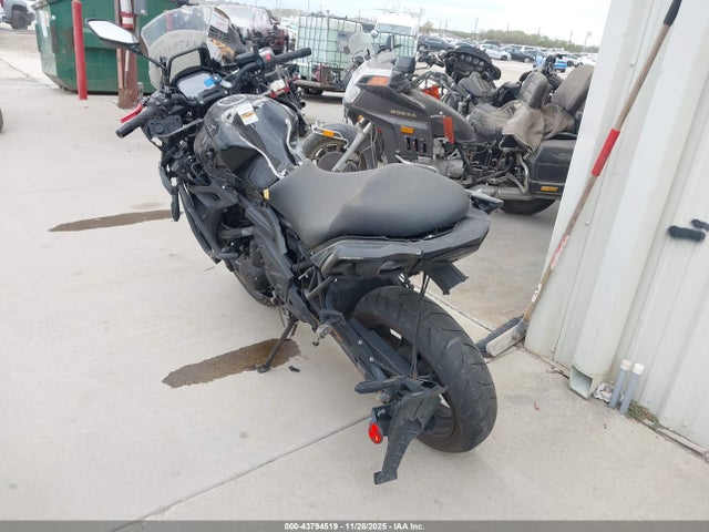 Kawasaki Kle650 F 2023 ML5LEEH17PDA09416 Image 3