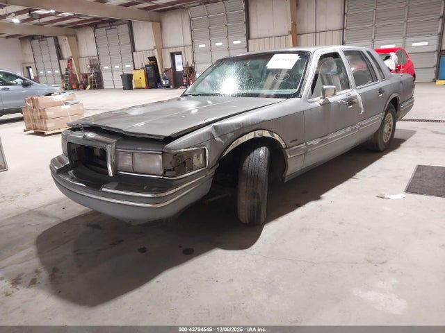 1993 LINCOLN TOWN CAR 1LNLM81W8PY626163 Photo 1