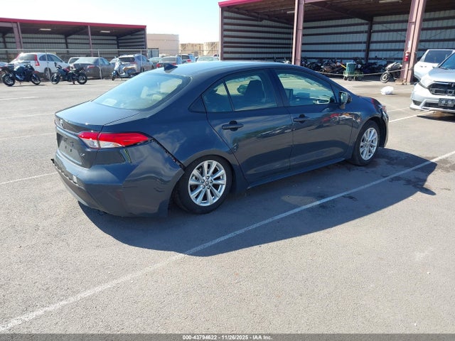 Toyota COROLLA LE 2025 JTDB4MEE3S3028952 Image 4