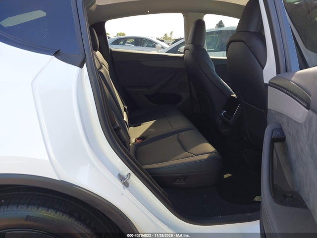 2026 TESLA MODEL Y 7SAYGDEE4TA496114 Photo 7