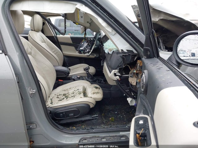 2018 MINI COUNTRYMAN WMZYT5C32J3E61295 Photo 4