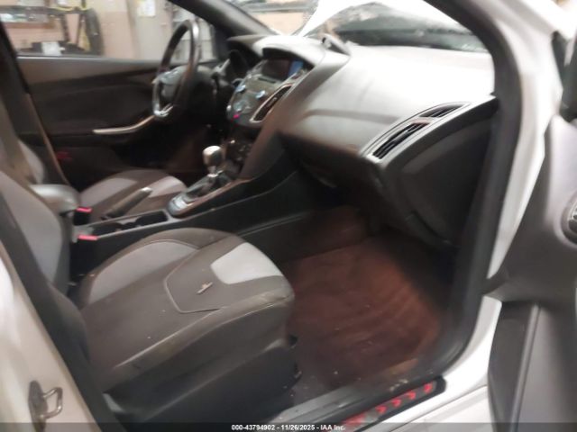 2017 FORD FOCUS ST 1FADP3L90HL310142 Photo 4