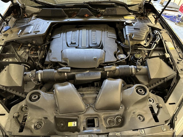 2011 Jaguar Xj Xjl მანქანა იყიდება აუქციონზე, vin: SAJWA2GB8BLV15633, აუქციონის ნომერი: 43795028