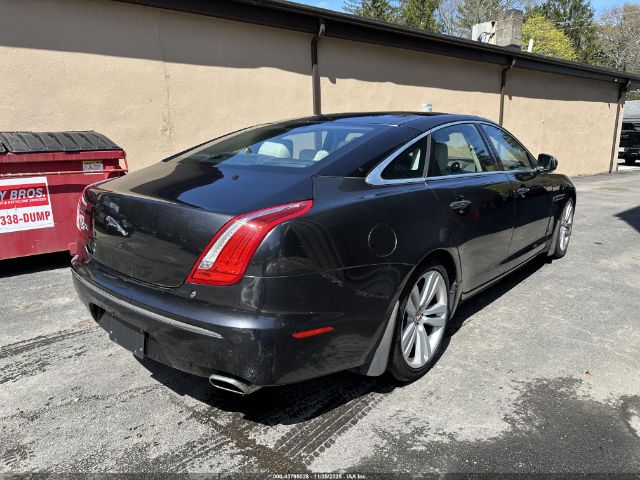 2011 JAGUAR XJ SAJWA2GB8BLV15633 Photo 3