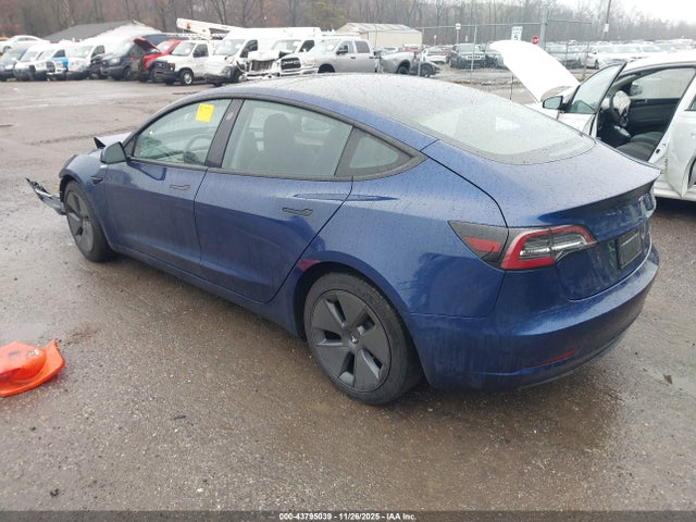2021 TESLA MODEL 3 5YJ3E1EB5MF028236 Photo 2
