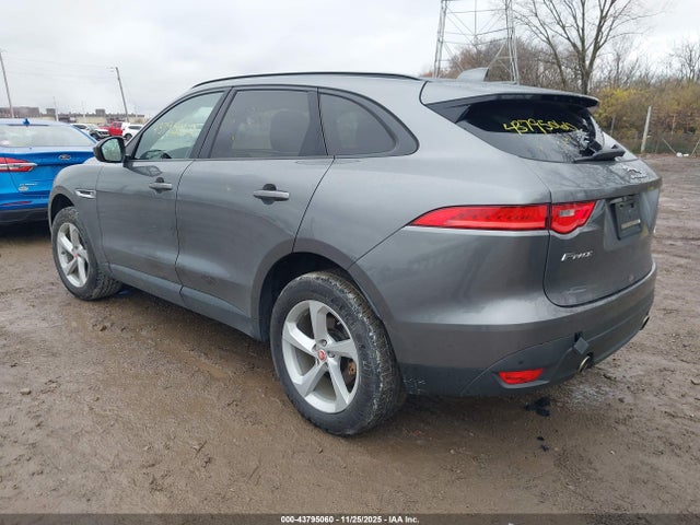 2018 JAGUAR F-PACE SADCJ2EVXJA243616 Photo 2