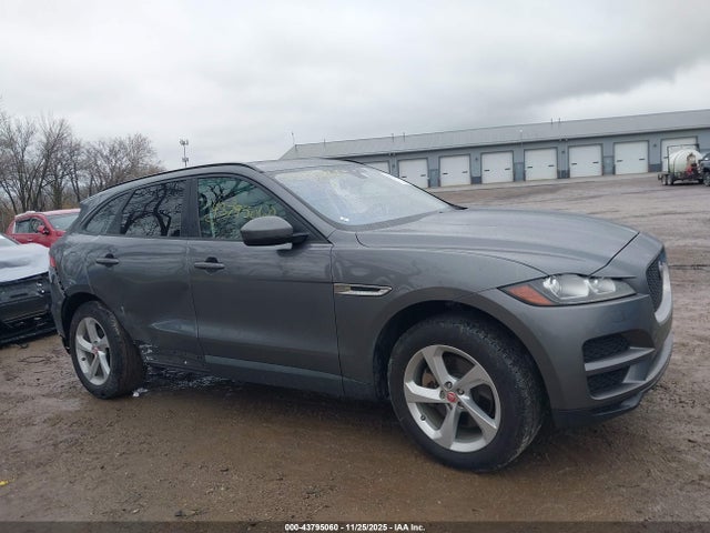 2018 JAGUAR F-PACE SADCJ2EVXJA243616 Photo 5