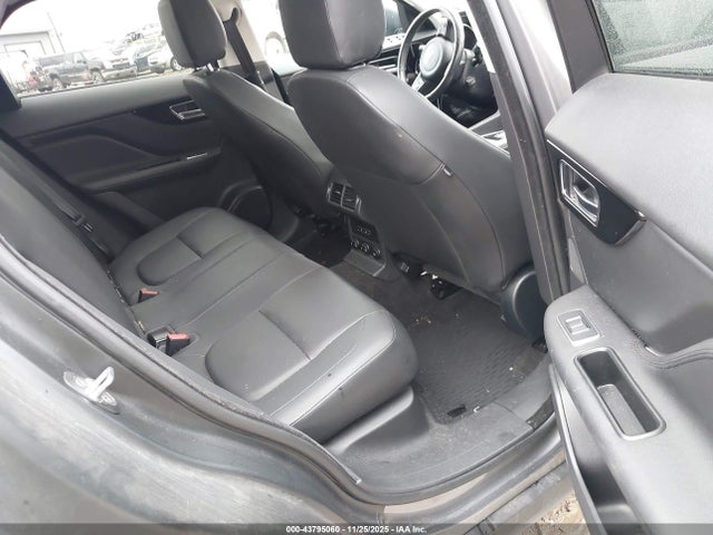 2018 JAGUAR F-PACE SADCJ2EVXJA243616 Photo 7