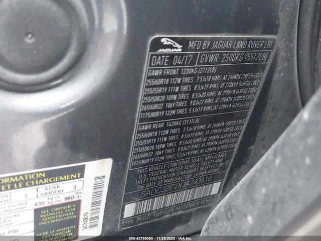 2018 JAGUAR F-PACE SADCJ2EVXJA243616 Photo 8