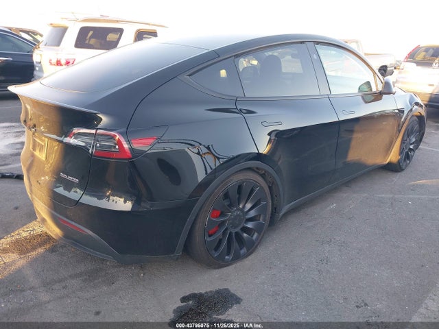2023 TESLA MODEL Y 7SAYGDEF2PF863626 Photo 3