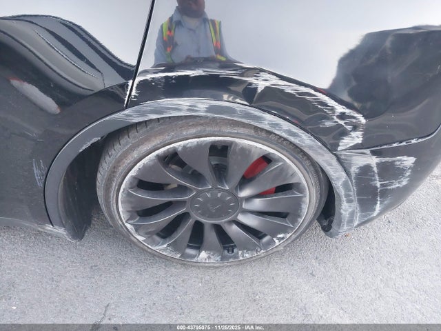 2023 TESLA MODEL Y 7SAYGDEF2PF863626 Photo 5