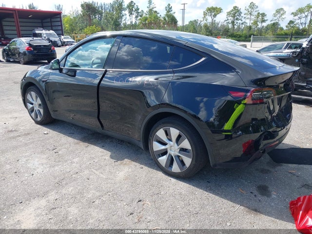 2023 TESLA MODEL Y 7SAYGDEE3PF928281 Photo 2