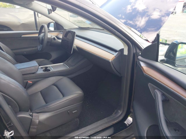 2023 TESLA MODEL Y 7SAYGDEE3PF928281 Photo 4
