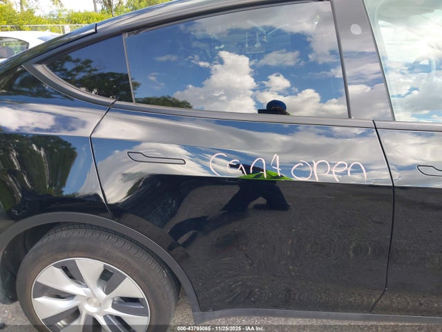 2023 TESLA MODEL Y 7SAYGDEE3PF928281 Photo 7