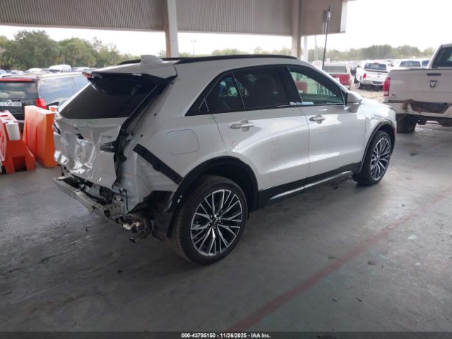 2024 CADILLAC XT4 1GYFZER48RF192453 Photo 3