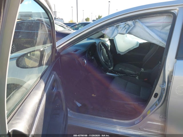 2T1BURHE3HC875219 Toyota COROLLA LE