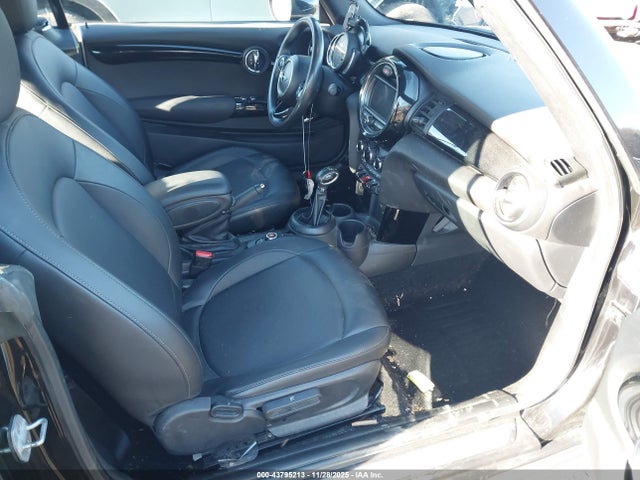 2019 MINI CONVERTIBLE WMWWG5C55K3H08997 Photo 4
