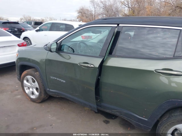 Jeep Compass Latitude 4x4 2019 3C4NJDBB8KT740894 Image 6