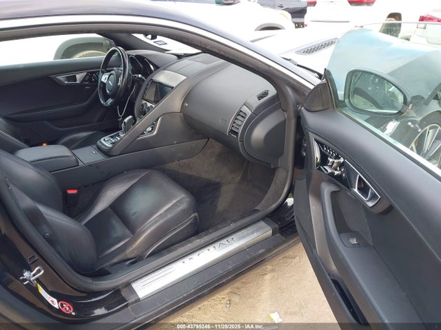 2017 JAGUAR F-TYPE SAJWA6AT3H8K45070 Photo 4
