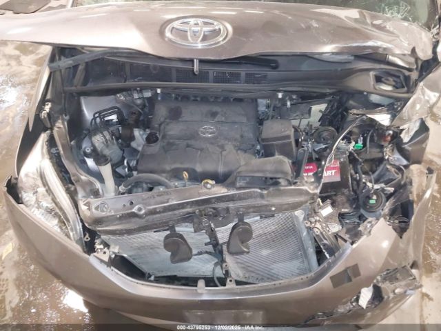 2016 TOYOTA SIENNA 5TDKK3DC6GS745271 Photo 9
