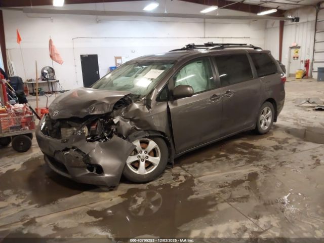 2016 TOYOTA SIENNA 5TDKK3DC6GS745271 Photo 1