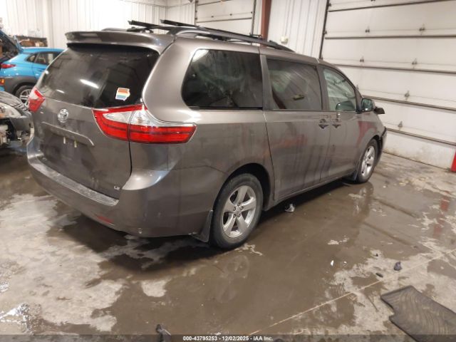2016 TOYOTA SIENNA 5TDKK3DC6GS745271 Photo 3