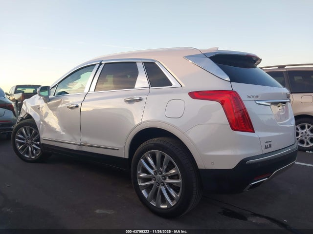 2018 CADILLAC XT5 1GYKNGRS9JZ195269 Photo 2