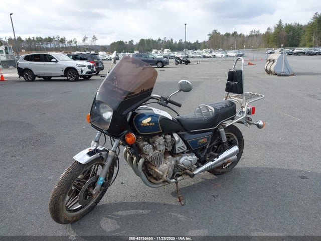 43795455 :رقم المزاد ، 1HFSC0408BA117399 vin ، 1981 Honda Cb900 C مزاد بيع