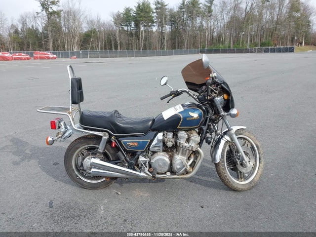 43795455 :رقم المزاد ، 1HFSC0408BA117399 vin ، 1981 Honda Cb900 C مزاد بيع