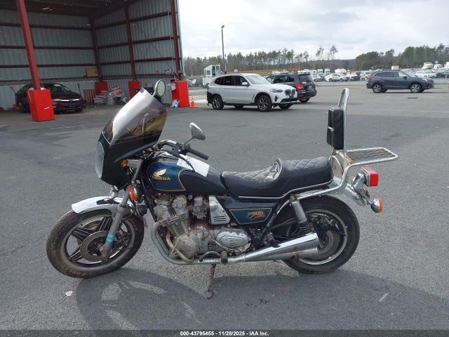 43795455 :رقم المزاد ، 1HFSC0408BA117399 vin ، 1981 Honda Cb900 C مزاد بيع