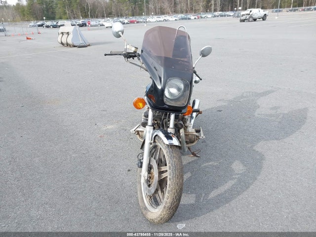 43795455 :رقم المزاد ، 1HFSC0408BA117399 vin ، 1981 Honda Cb900 C مزاد بيع
