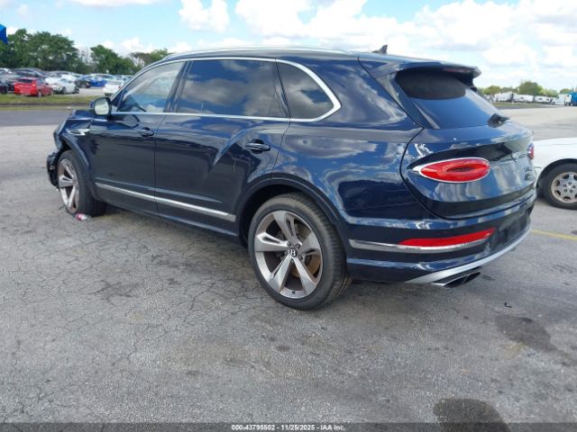 2023 BENTLEY BENTAYGA SJAHT2ZV7PC019739 Photo 2