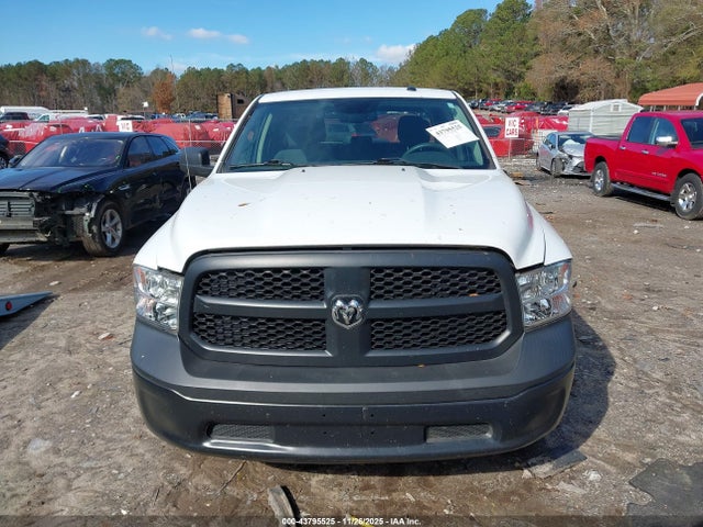 3C6RR7KG8NG313890 RAM 1500 Classic Tradesman 4x4 5&#039;7 Box