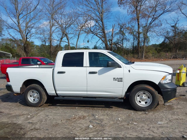 3C6RR7KG8NG313890 RAM 1500 Classic Tradesman 4x4 5&#039;7 Box