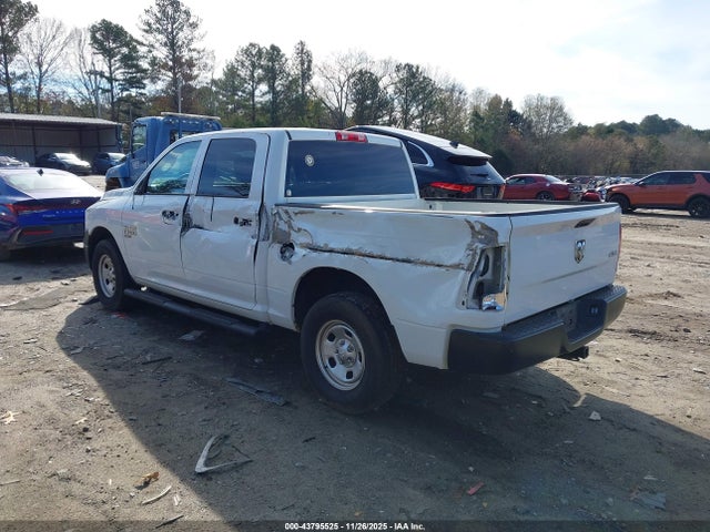 3C6RR7KG8NG313890 RAM 1500 Classic Tradesman 4x4 5&#039;7 Box