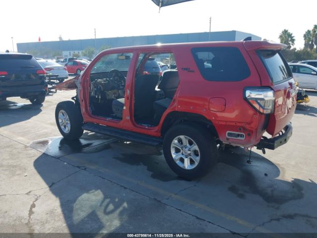 2018 TOYOTA 4RUNNER JTEBU5JRXJ5489790 Photo 2