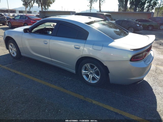 2C3CDXBG3NH153001 Dodge Charger Sxt Rwd