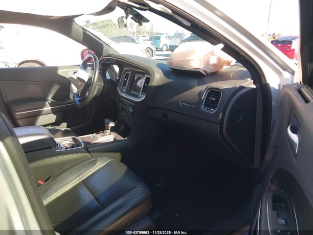 2C3CDXBG3NH153001 Dodge Charger Sxt Rwd