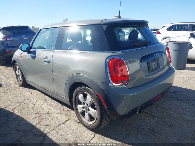 2019 MINI HARDTOP WMWXP5C55K2H95276 Photo 2