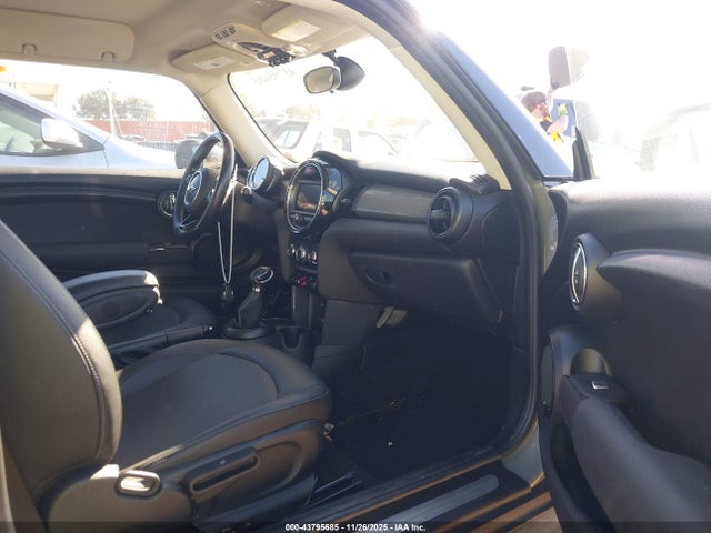 2019 MINI HARDTOP WMWXP5C55K2H95276 Photo 4