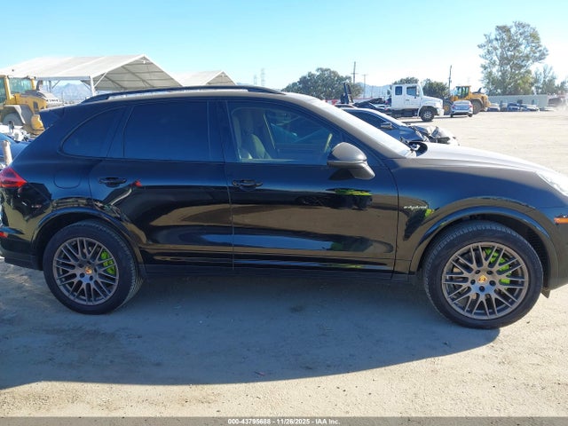 Porsche Cayenne E-hybrid S Platinum Edition 2017 WP1AE2A23HLA71624 Image 13