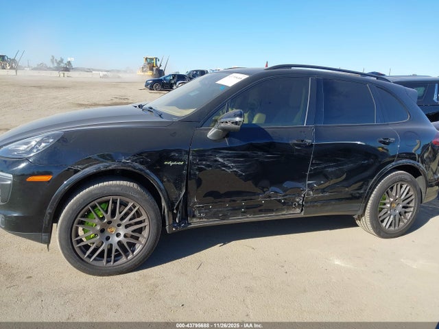 Porsche Cayenne E-hybrid S Platinum Edition 2017 WP1AE2A23HLA71624 Image 14