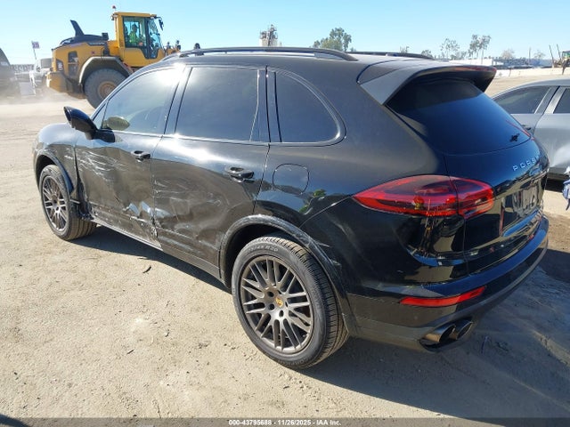 2017 PORSCHE CAYENNE E-HYBRID WP1AE2A23HLA71624 Photo 2