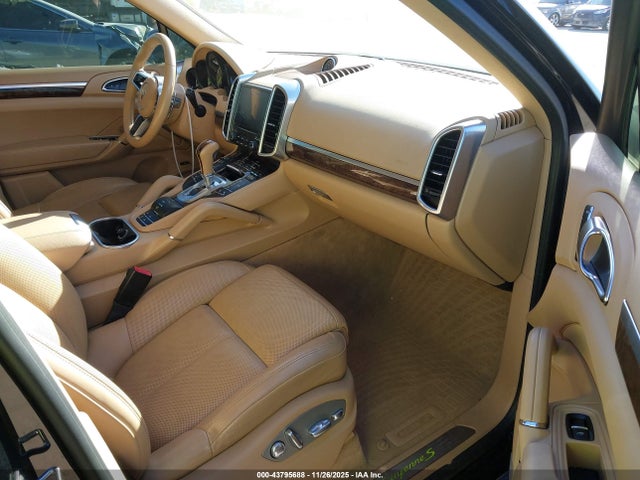 2017 PORSCHE CAYENNE E-HYBRID WP1AE2A23HLA71624 Photo 4